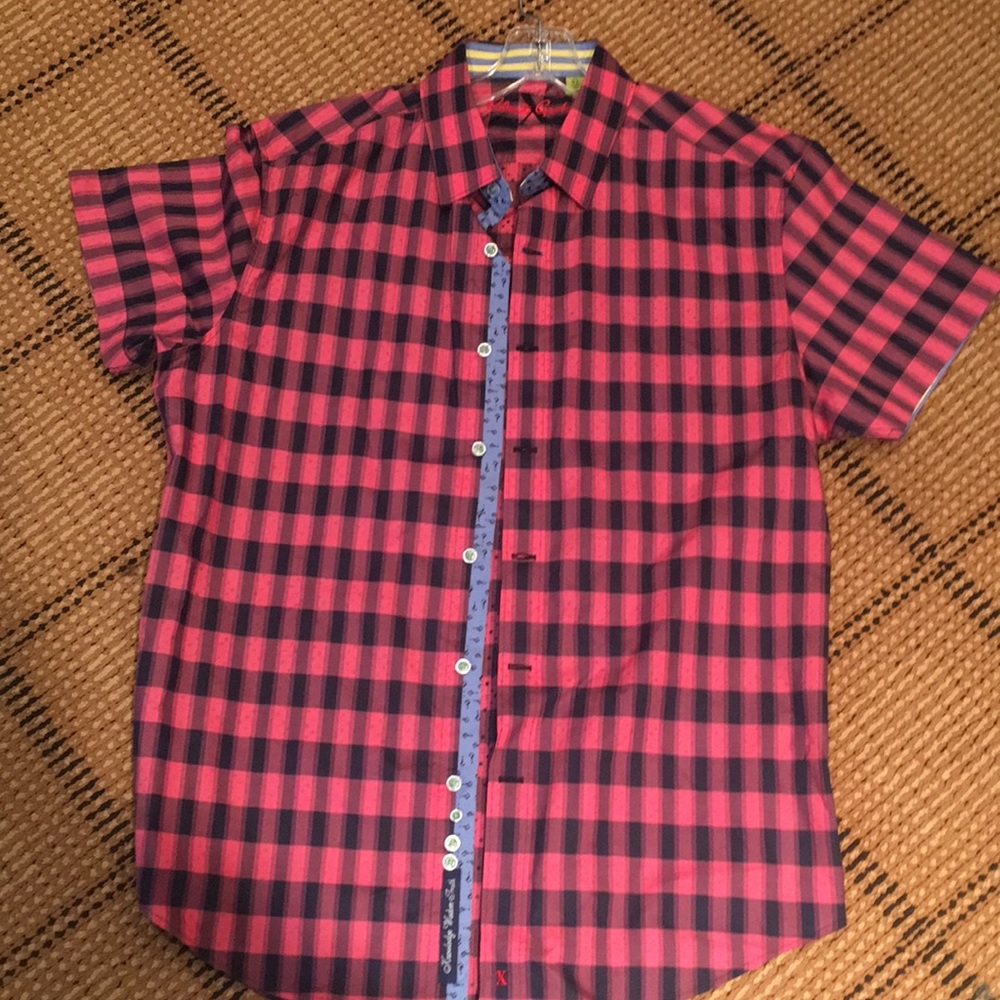 Men’s Robert Graham shirt